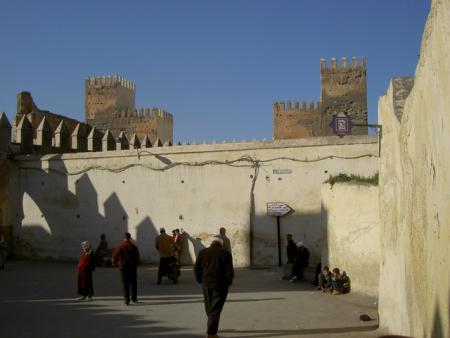 cette place s'appelle _bab moly abdallah_